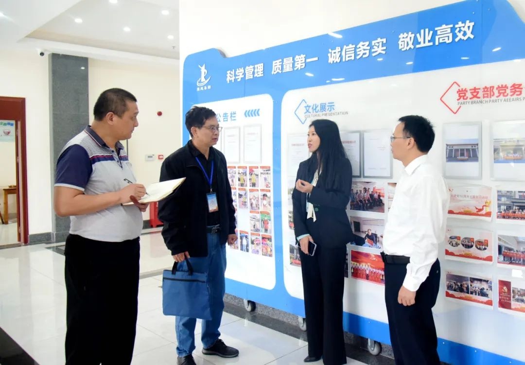 上犹县纪委监委倾情护薪，24名农民工终于拿到拖欠工资，现场感人一幕曝光  第3张
