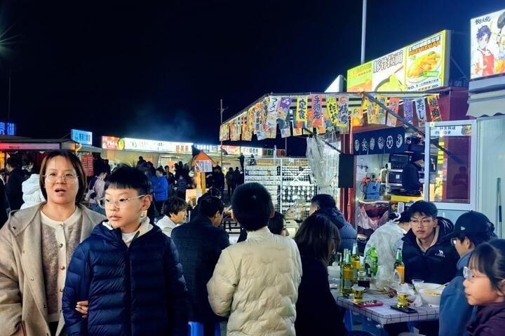 从流动摊点到美食天堂：丁岗镇如何打造城市新名片，让深夜食堂成为生活的一部分  第3张