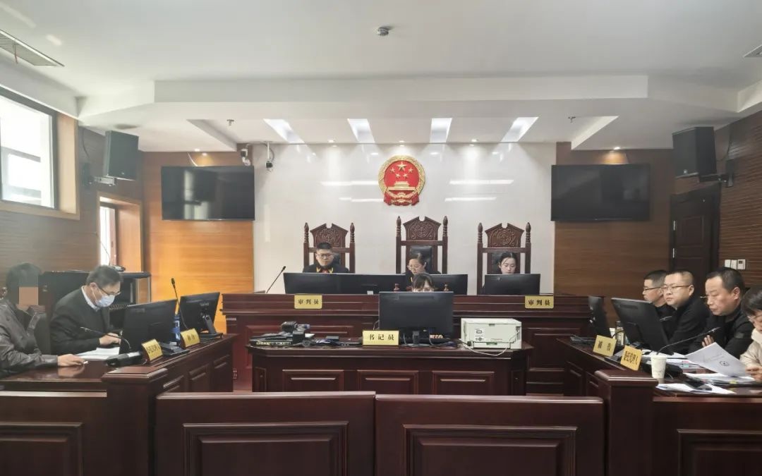 12月宪法宣传周：法院干警走进社区，面对面普法，守护公民权利  第3张