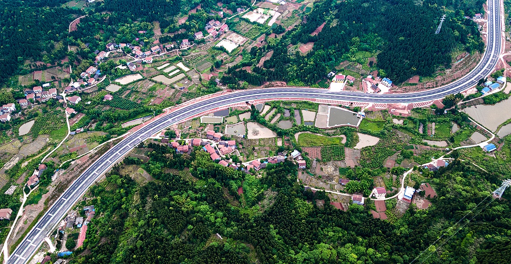 四川出台全国首个普通公路高质量发展政策，7大措施破解发展瓶颈，开创行业新标杆  第2张