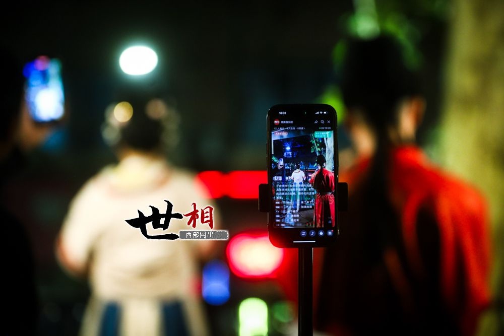 在西安的小洋楼阳台上，音乐如丝带般轻拂心灵，每周六的傍晚，你不可错过的音乐盛宴  第2张