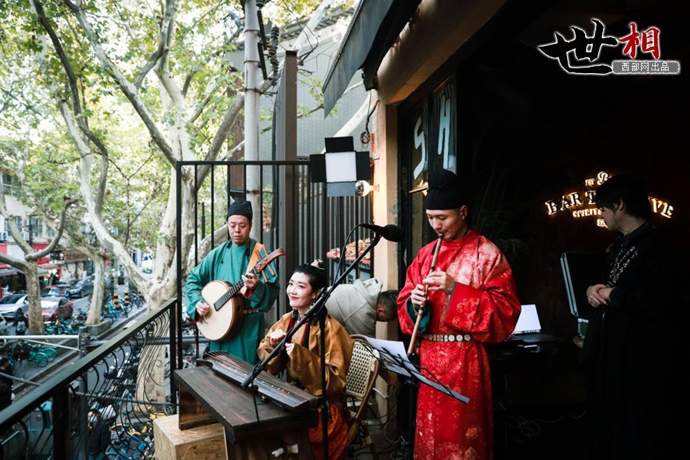 在西安的小洋楼阳台上，音乐如丝带般轻拂心灵，每周六的傍晚，你不可错过的音乐盛宴  第7张