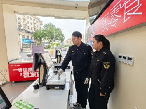 鹰潭月湖区市场监管局多措并举，确保每一杆秤都成为消费者心中的放心秤  第1张