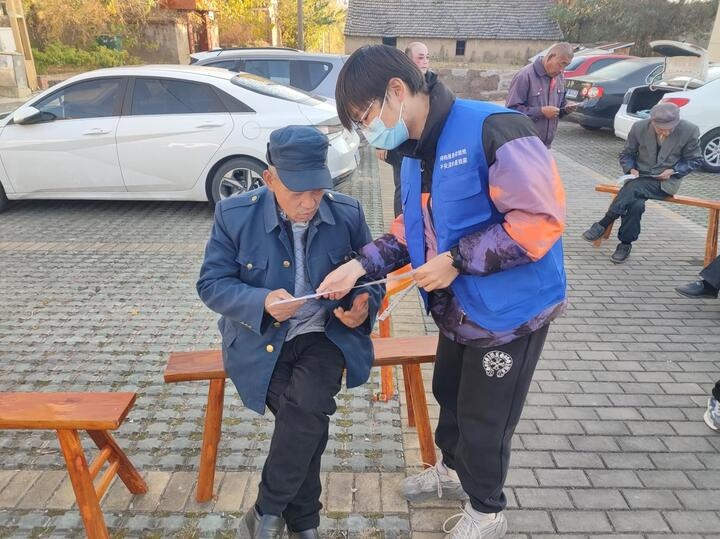 塘西村防诈知识与书香共筑安全防线，网格员生动讲解揭秘电信诈骗真相  第3张