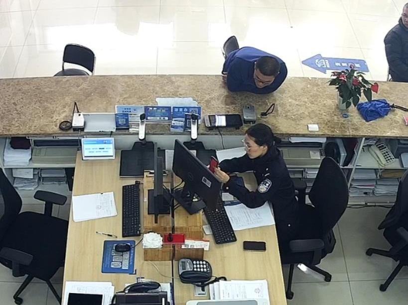 33岁消防员30年后重见母亲模样,海宁公安助力圆梦,感动全城 第3张 33岁消防员30年后重见母亲模样,海宁公安助力圆梦,感动全城 第3张