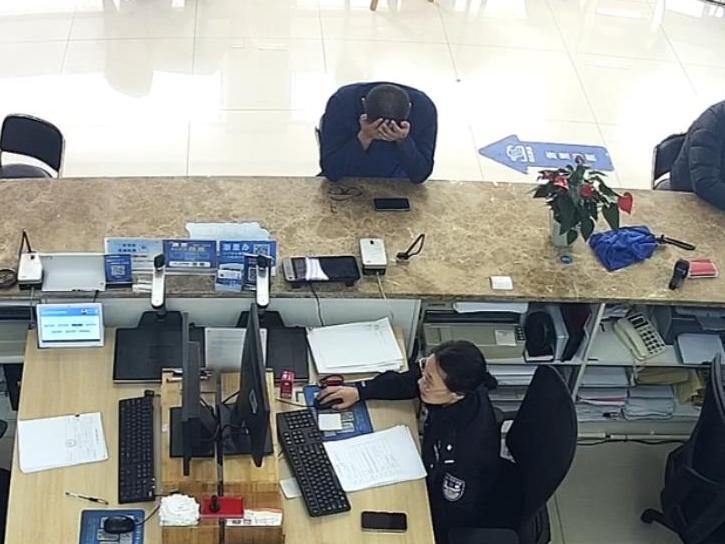 33岁消防员30年后重见母亲模样,海宁公安助力圆梦,感动全城 第4张 33岁消防员30年后重见母亲模样,海宁公安助力圆梦,感动全城 第4张