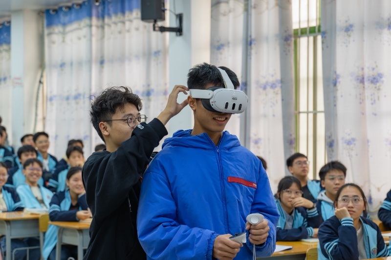 广西大学实践团走进都安，用科创和文化点亮瑶乡未来  第2张