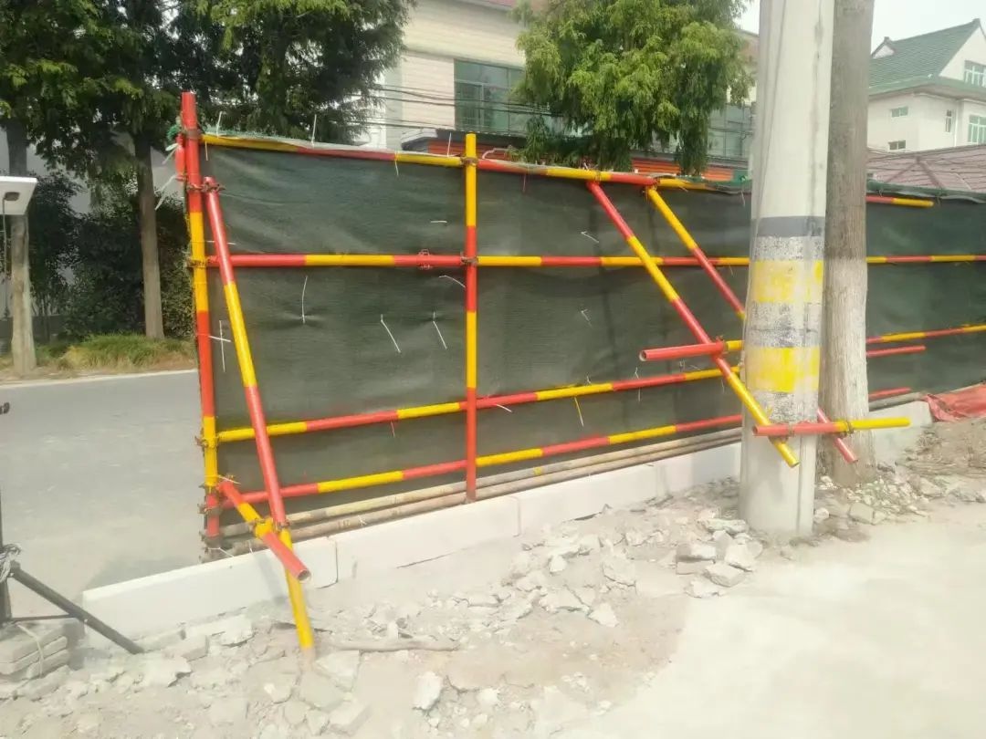 崇明城管执法：生锈脚手架隐患大，整改后安全升级，法律小讲堂解读轻微违法处理  第2张