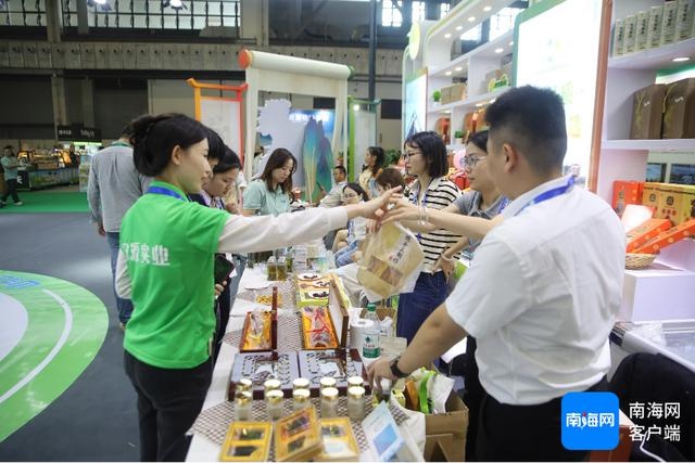 屯昌黑猪美食惊艳冬交会，香煎五花肉引爆味蕾狂欢  第4张