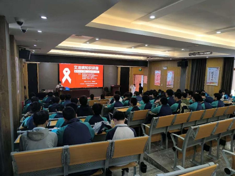 12月4日棠景街义诊宣传活动：社会共治终结艾滋，共享健康新时代  第3张