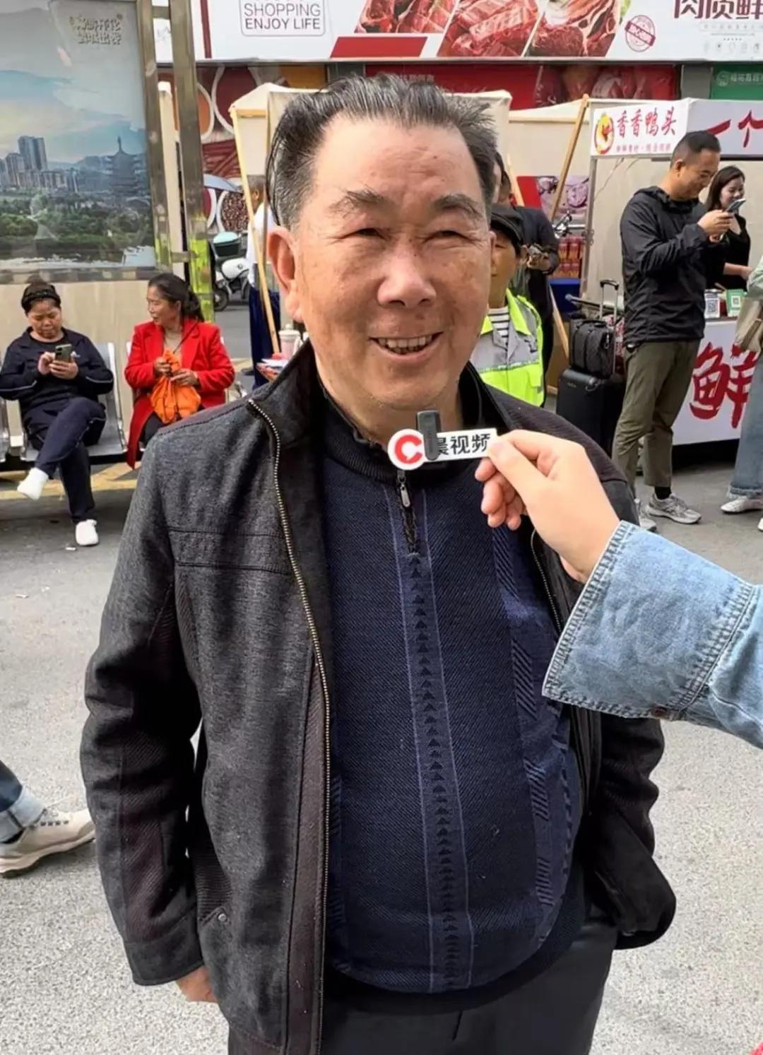 理发店爆火，老板娘李晓华的成功秘诀是什么？  第2张