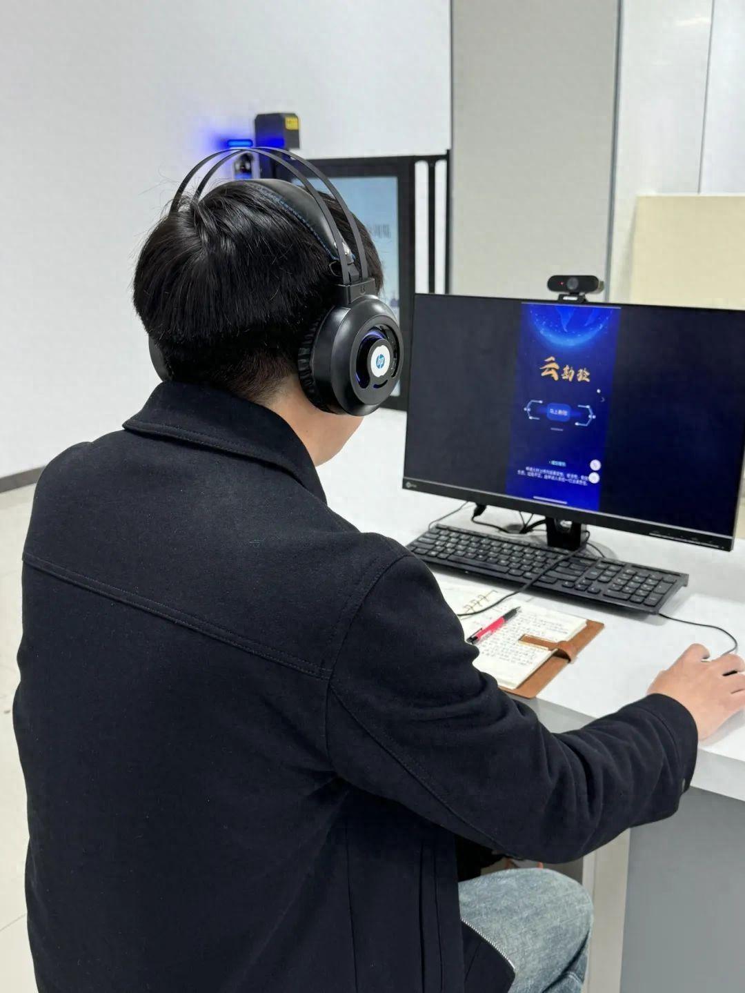 曲周县行政审批局创新工作思路，远程视频查验让办事效率如此之高  第1张