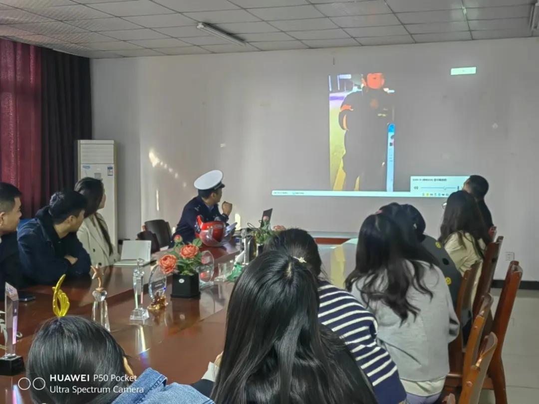 周口交警四大队进企业开展交通安全宣传，这些知识你必须知道  第2张