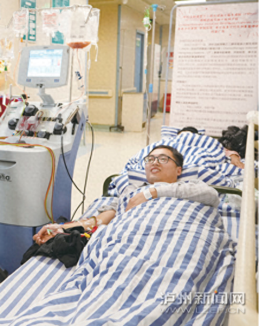 210 毫升造血干细胞混悬液，泸州医生陈俊东的热血如何点燃患者生命？  第1张