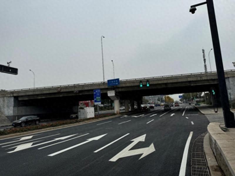 4 天完工！通济路丁各庄桥下堵点改造工程圆满完成，通行能力大幅提升  第1张