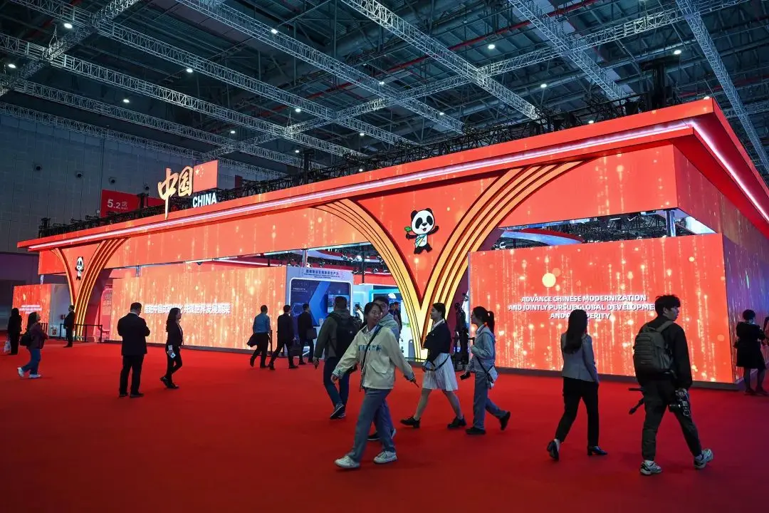 进博会中国馆太震撼！互动展品兼具科技与艺术价值，聚焦未来热门领域  第1张