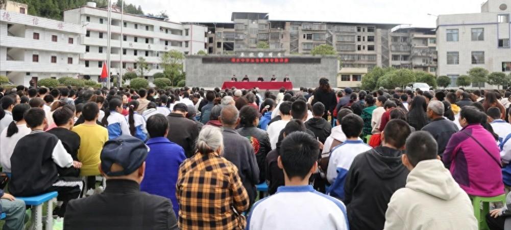 家教有法·检护未来！检察官走进中学，给家长们带来了一堂法治课  第1张