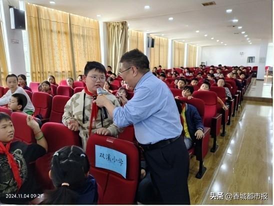 快来围观！中国科学院老科学家科普演讲团进校园，带你穿越恐龙时代  第2张