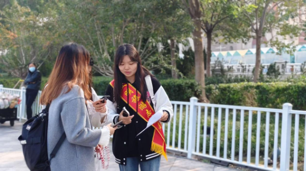 周六的津湾广场，这群志愿者用口才讲述天津故事，太精彩了  第4张
