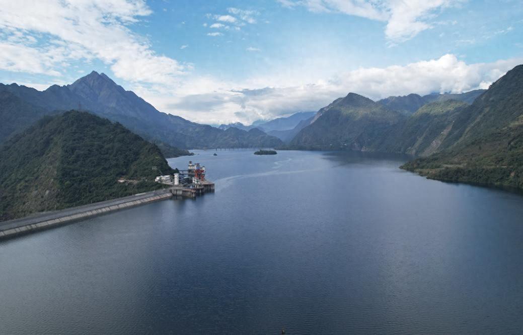 紫坪铺水库圆满完成 2024 年蓄水任务，为今冬明春枯水期提供有力保障