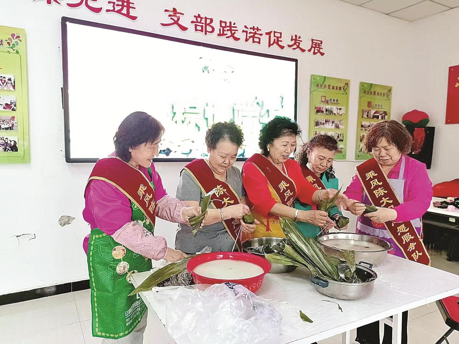 他们为何甘愿付出？青梅志愿者背后的感人故事  第3张