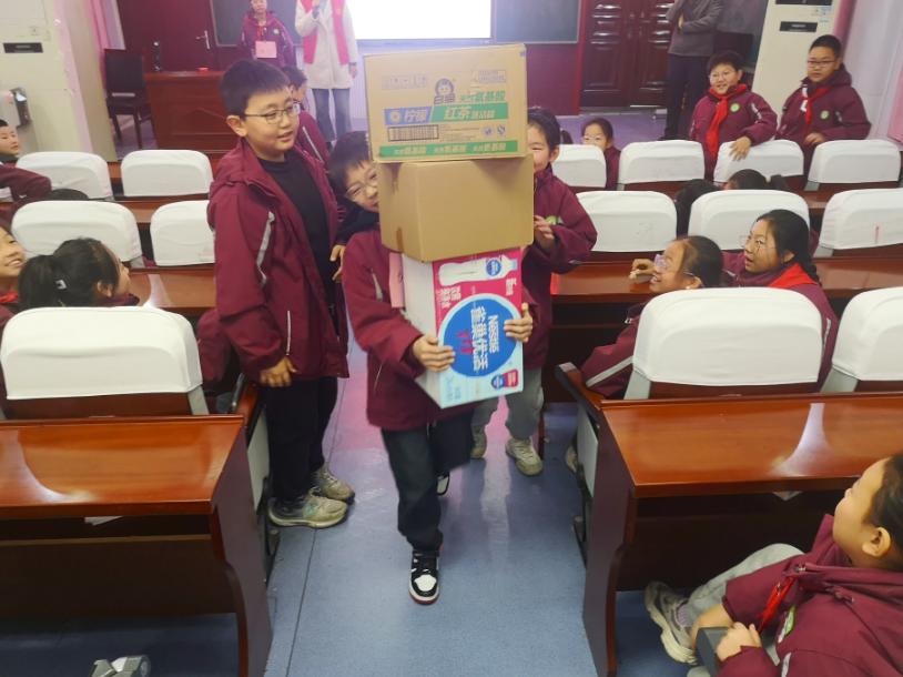 12月5日，20余位小小快递员体验活动：揭秘快递背后的故事，感受新就业群体的酸甜苦辣  第2张