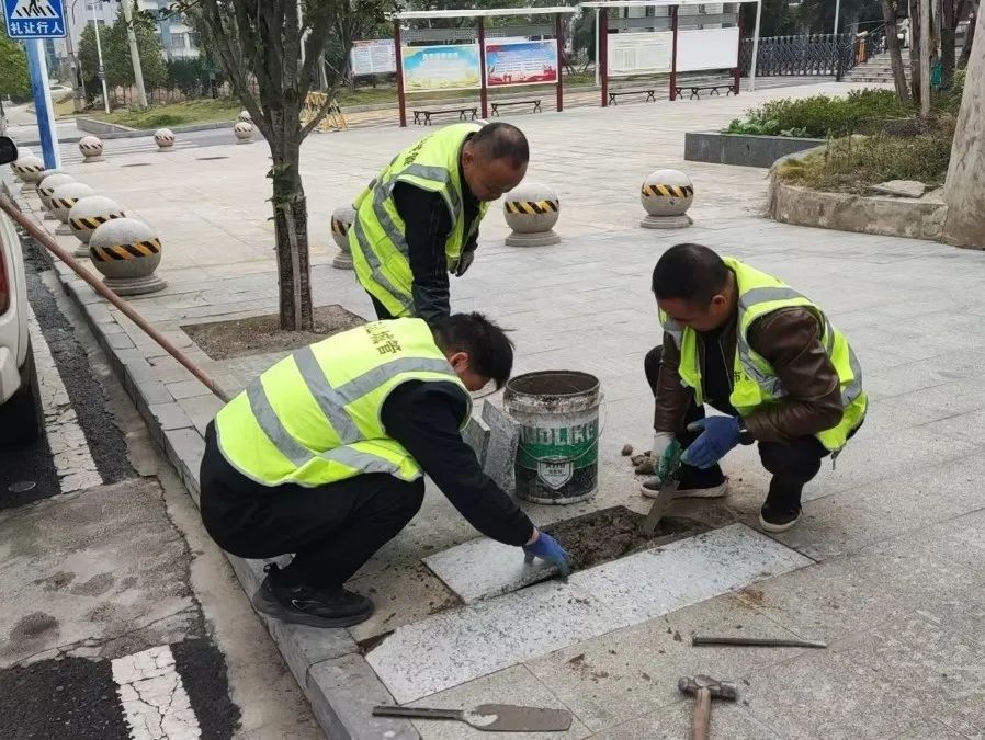 万山区城管局推行网格化巡查，让城市精细化管理落实到每一个脚步  第2张