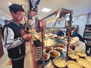 沈阳市外国语学校：免费早餐真香，地铁到家能省好几十，学生为何如此眷恋？  第2张