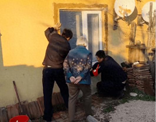 星辰月下藏蓝色光芒：龙警故事专栏，温暖人心的警营真实故事