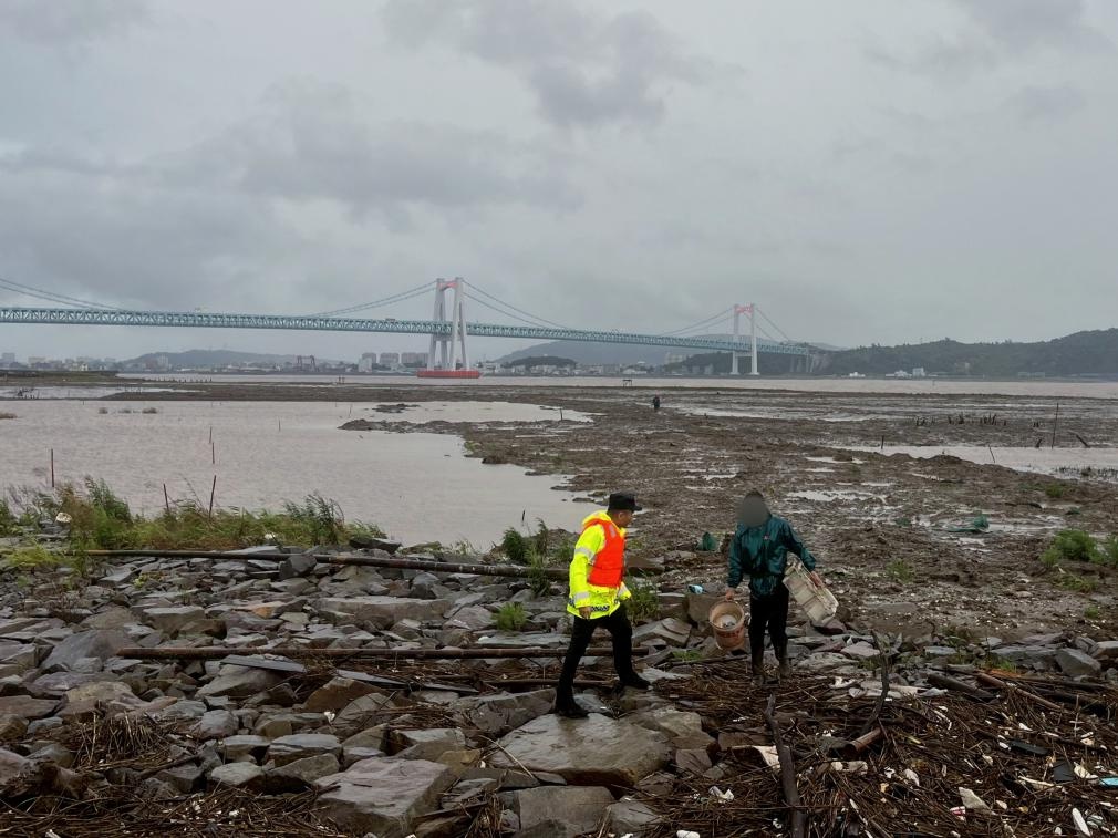 温州海经区公安重拳出击，6小时速破万元盗窃案，平安建设成效显著  第3张