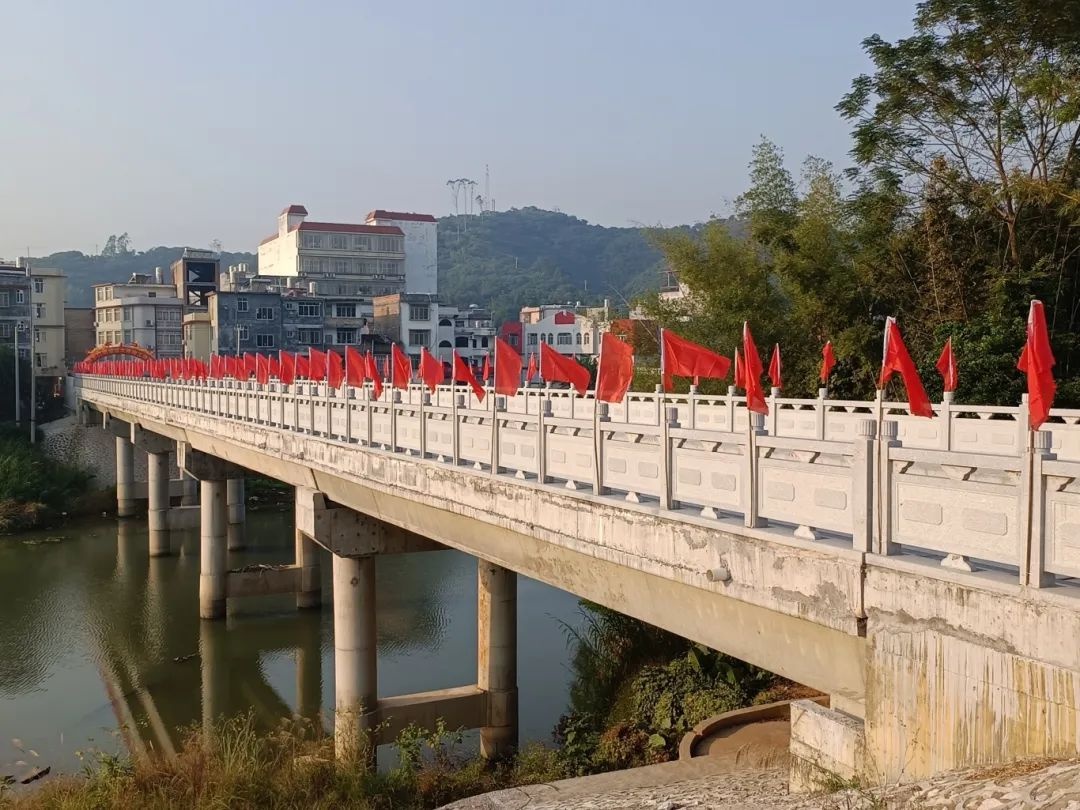 北流市清水口镇坡顶大桥竣工通车，117.38米长桥如何改变小镇命运？  第2张