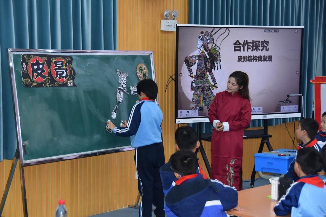 一堂课，多位老师齐上阵！跨学科融合式美育课例研讨，带你体验不一样的课堂成长  第2张
