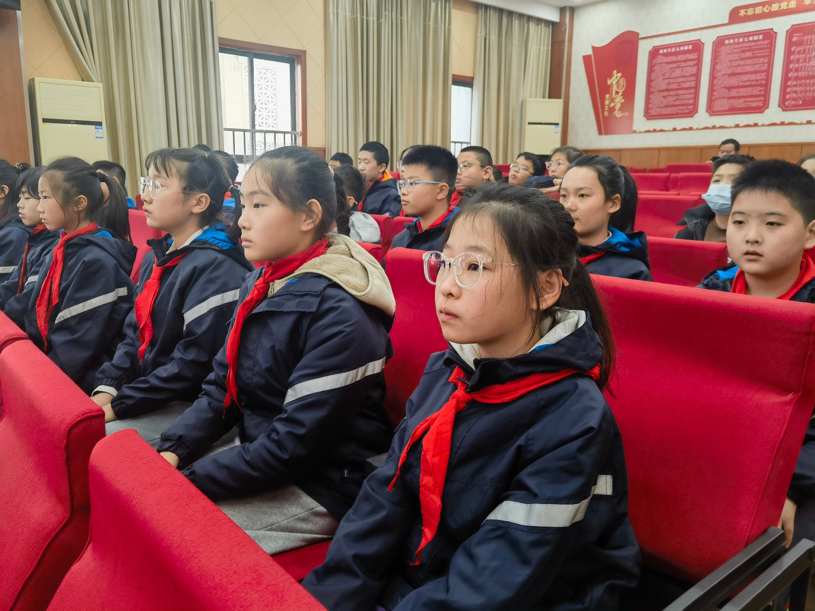 逐梦蓝天：小学生与航空专家面对面，揭秘航空科技的奥秘与未来  第2张