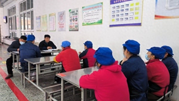 固镇县连站中学食堂现场培训会：如何确保每一份饭菜安全？