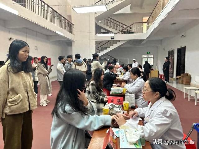 三九补一冬，来年无病痛：高校师生亲身体验中医魅力，健康义诊现场火爆  第1张