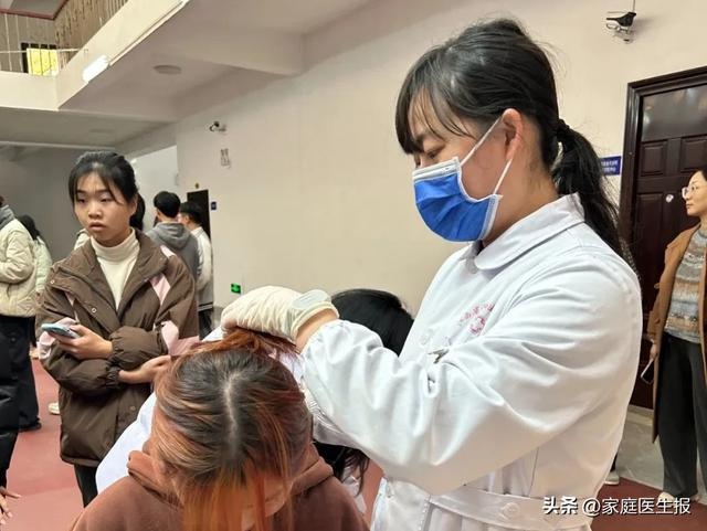 三九补一冬，来年无病痛：高校师生亲身体验中医魅力，健康义诊现场火爆  第3张