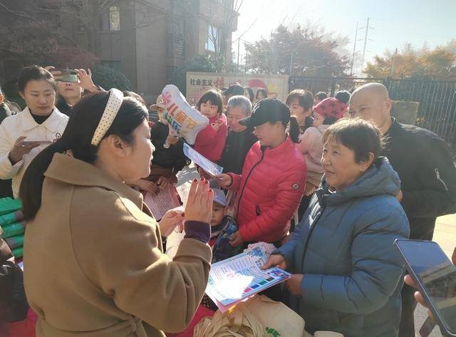 12月4日即墨区物业条例与垃圾分类知识宣讲进社区，共建美好家园，提升居民幸福指数  第3张