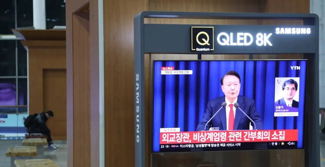 韩国政坛惊天逆转！6小时戒严风波后，总统弹劾案投票倒计时，尹锡悦命运悬于一线  第1张
