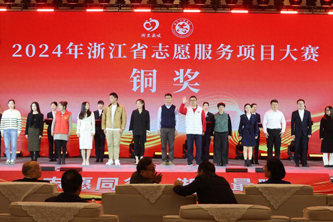 虞人清蜂救援服务队:10万公里行程,4000余窝蜂巢,守护上虞百姓安全 第1张 虞人清蜂救援服务队:10万公里行程,4000余窝蜂巢,守护上虞百姓安全 第1张