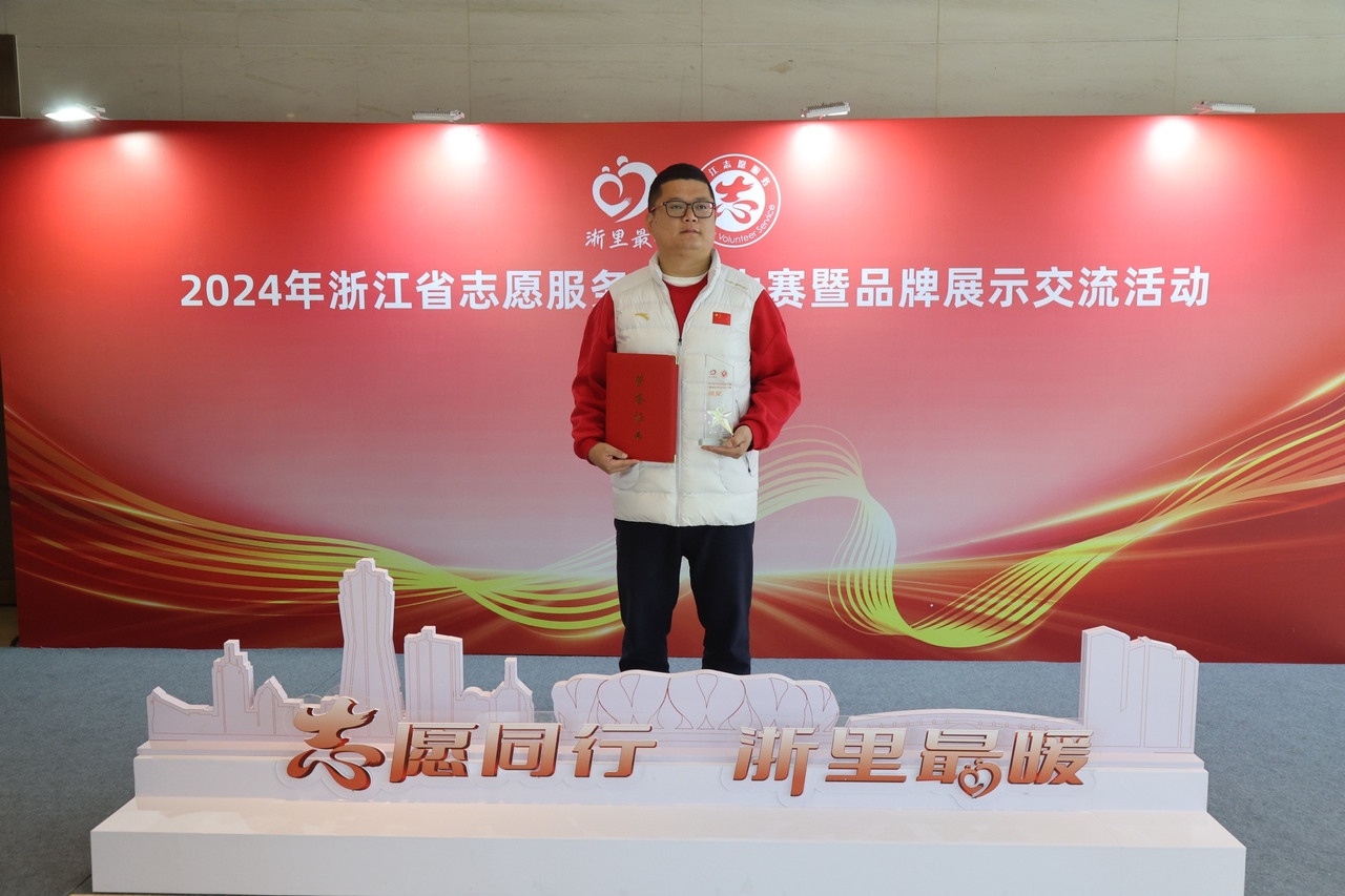 虞人清蜂救援服务队:10万公里行程,4000余窝蜂巢,守护上虞百姓安全 第2张 虞人清蜂救援服务队:10万公里行程,4000余窝蜂巢,守护上虞百姓安全 第2张