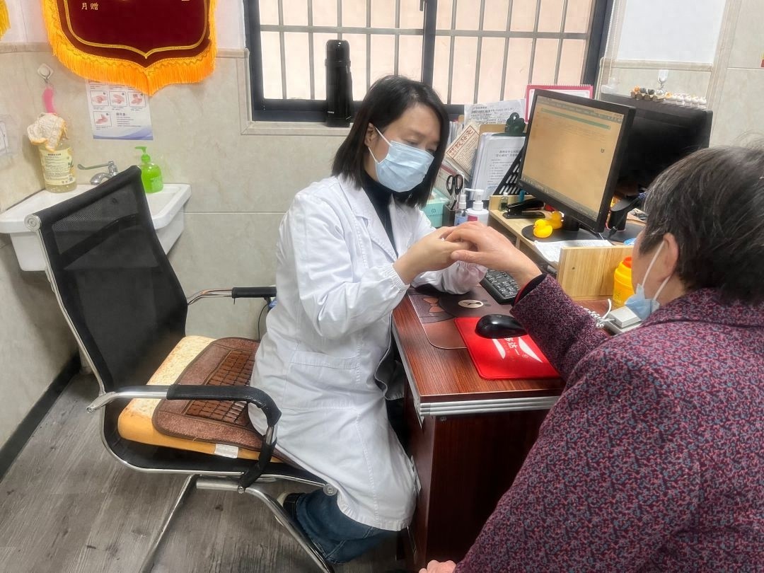 冬天手指长倒刺怎么办？医生提醒：千万别撕，后果可能很严重  第1张