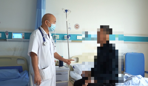 揭秘罕见病：51岁男子咳嗽两月未愈，成都名医如何一针见血？  第3张