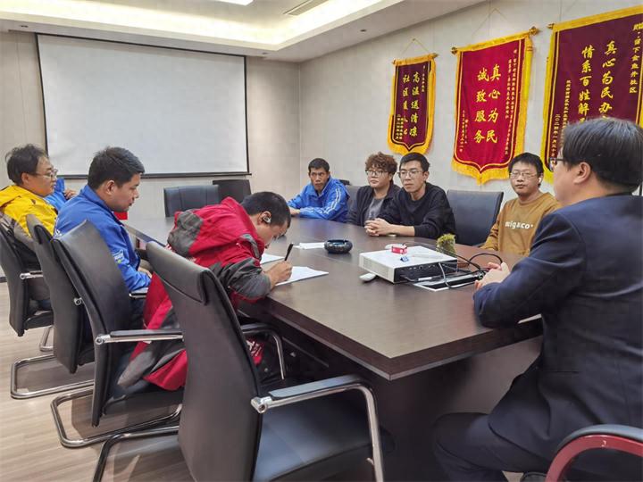 西湖区金鱼井社区暖心小哥议事会：解决快递小哥实际困难，共建和谐社区  第1张