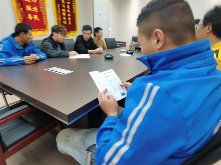 西湖区金鱼井社区暖心小哥议事会：解决快递小哥实际困难，共建和谐社区  第3张