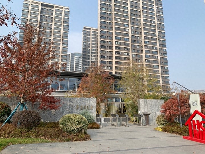 南京小区自来水变蓝，业主恐慌！水质安全谁来保障？
