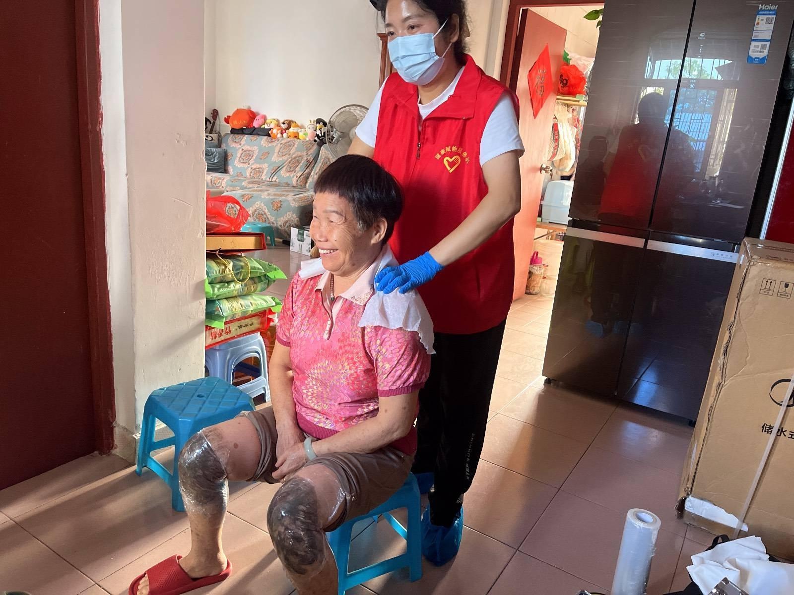 300位非户籍特殊老人暖心探访：健康关怀与社会关爱的完美结合  第4张