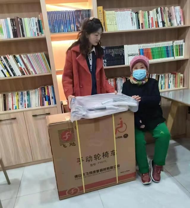 冬季平安防线：网格员走访解民忧，杂乱电线变整齐，居民生活更安心