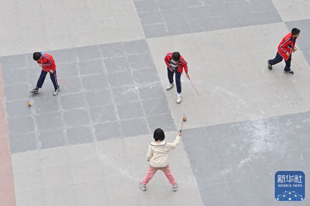 广西梧州小学民族体育运动会：孩子们在传统项目中找到快乐  第1张