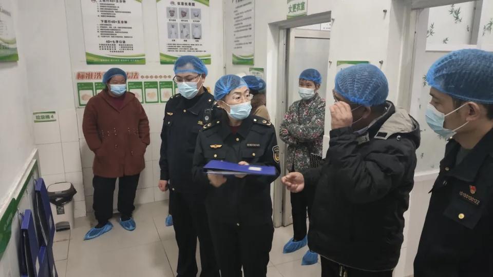 携手家长走进学校食堂，筑牢食品安全防线，保障孩子健康成长  第2张