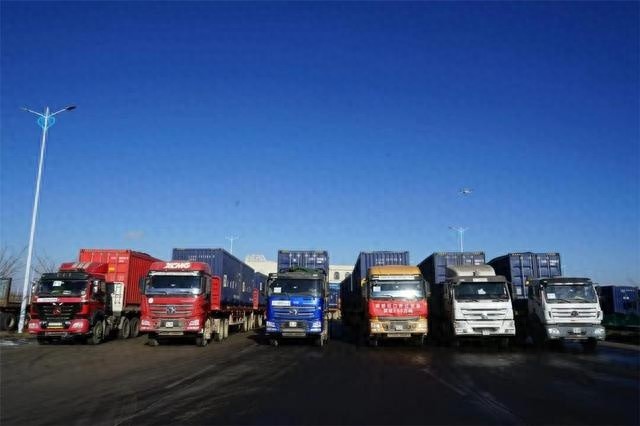 包头出入境边防检查站：18万人次、17万辆次、806万吨，创历史新高  第1张